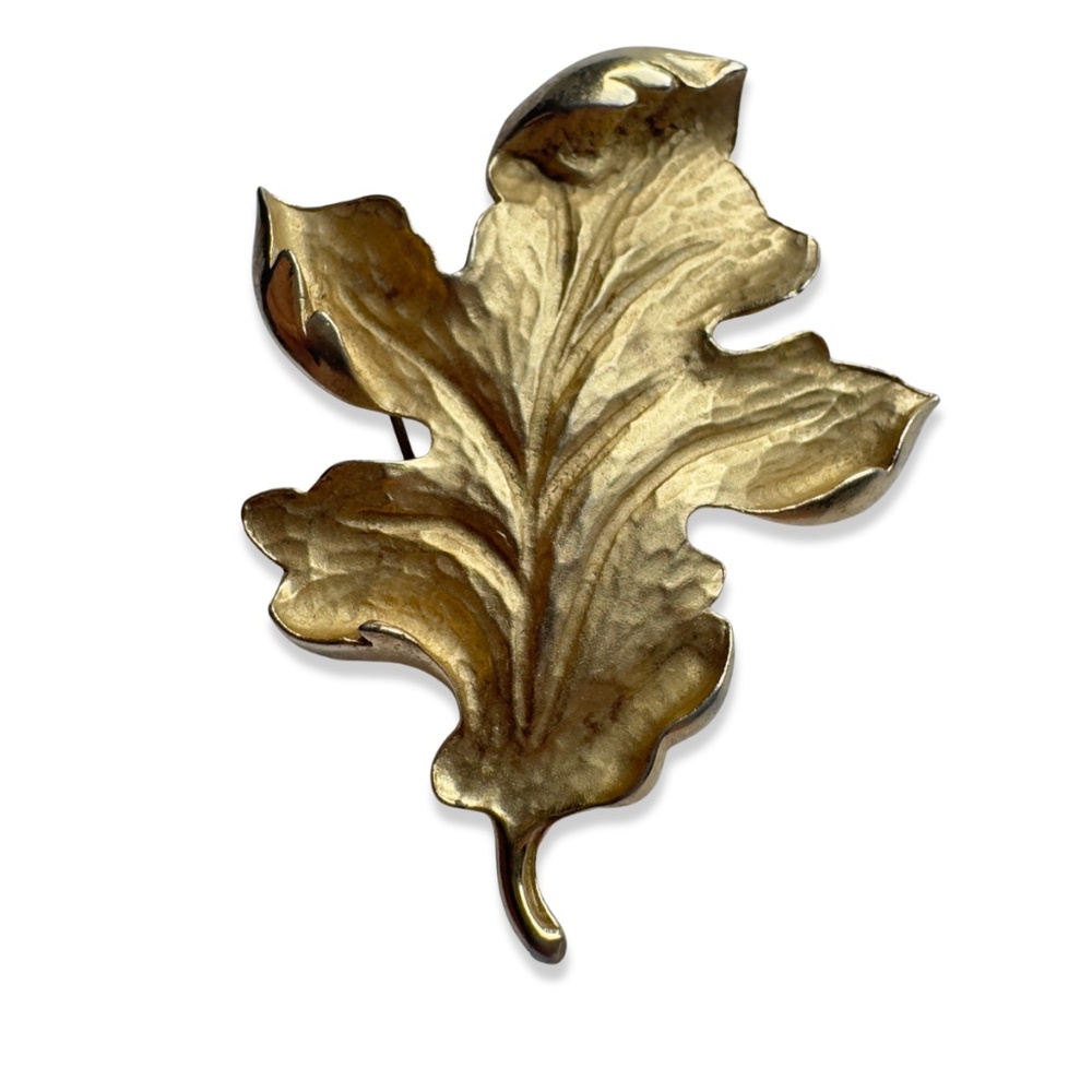 Signed Vintage Coro Gold Tone Leaf Pin Brooch Classic